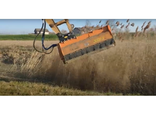 Tocator vegetatie - excavator Berti LAND/SB A.V.T. 200 -- excavator 14 - 20 tone, Ø 12cm. de vanzare